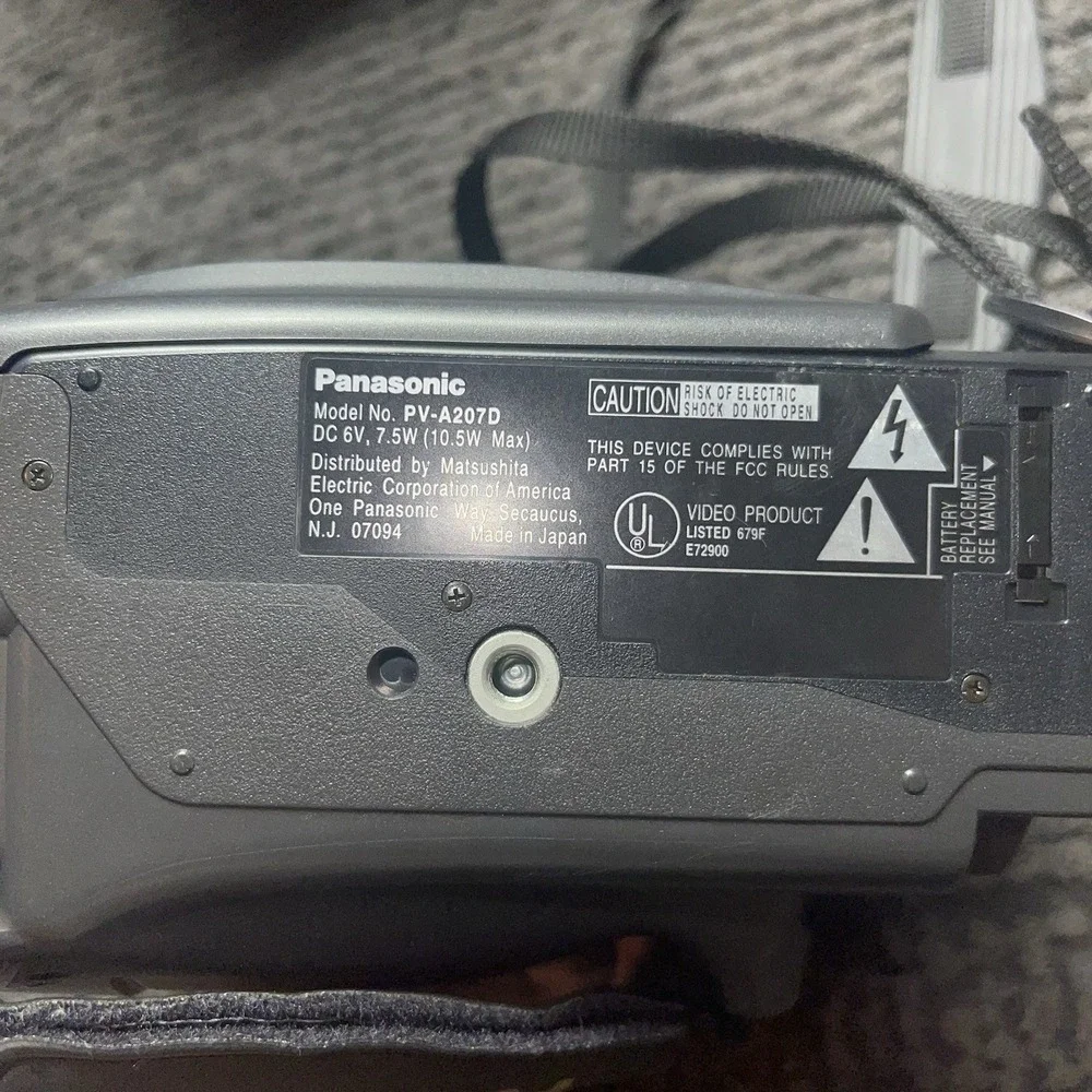 Panasonic‎ PV-A207D VHS-C Camcorder 14x Zoom Palmcorder w/ Bag Bundle
